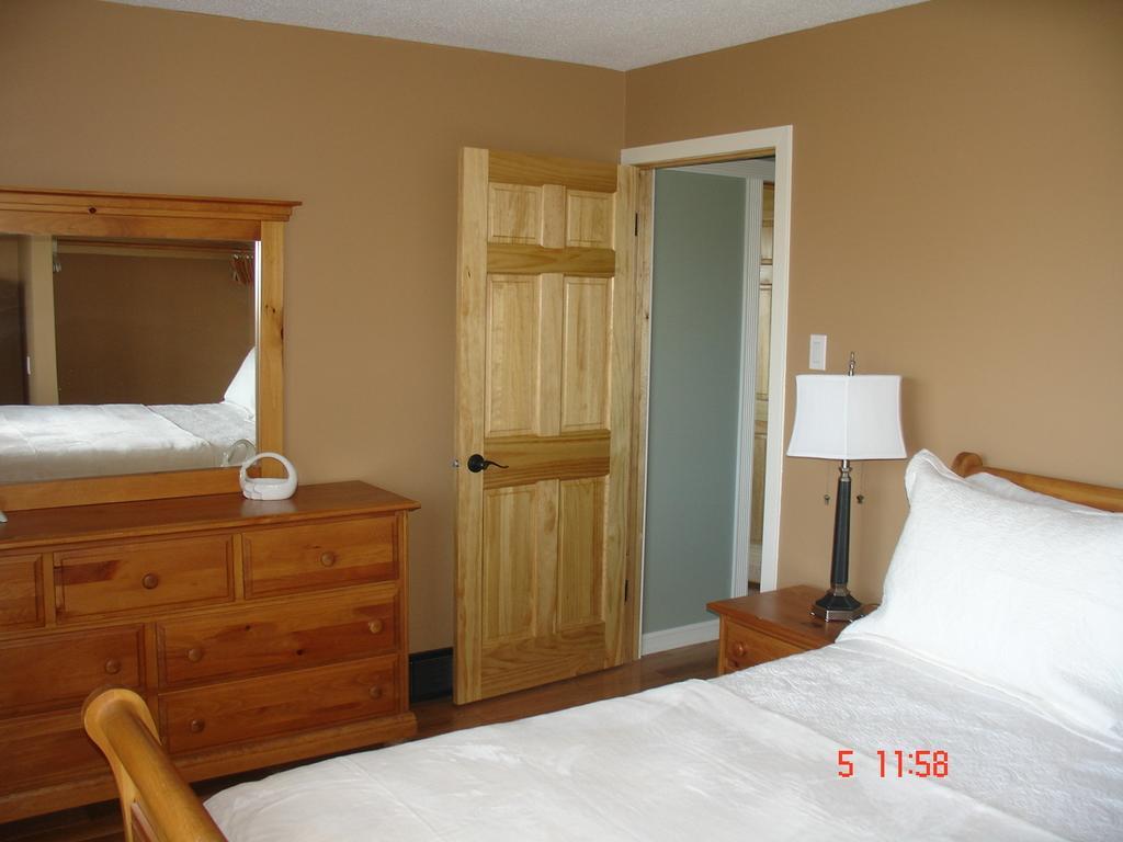 Eileen'S Bed & Breakfast/Guest House هاي ريفر الغرفة الصورة