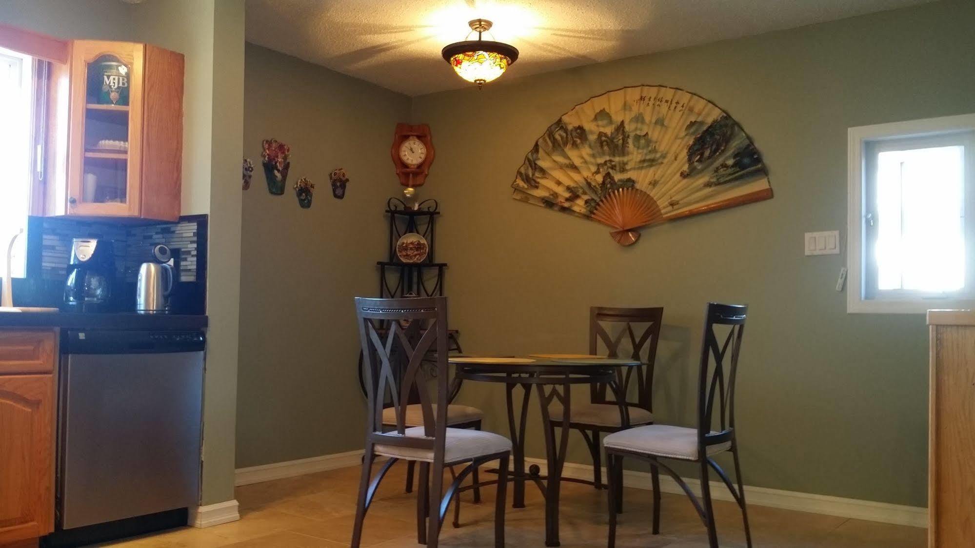 Eileen'S Bed & Breakfast/Guest House هاي ريفر المظهر الخارجي الصورة