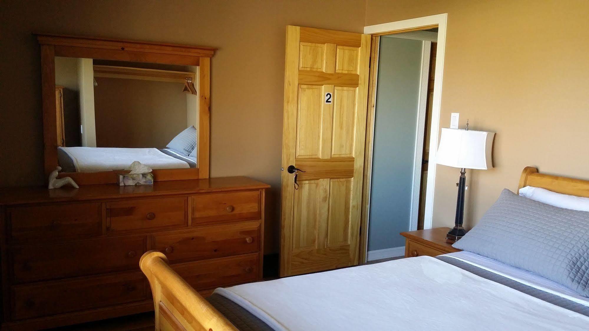 Eileen'S Bed & Breakfast/Guest House هاي ريفر المظهر الخارجي الصورة